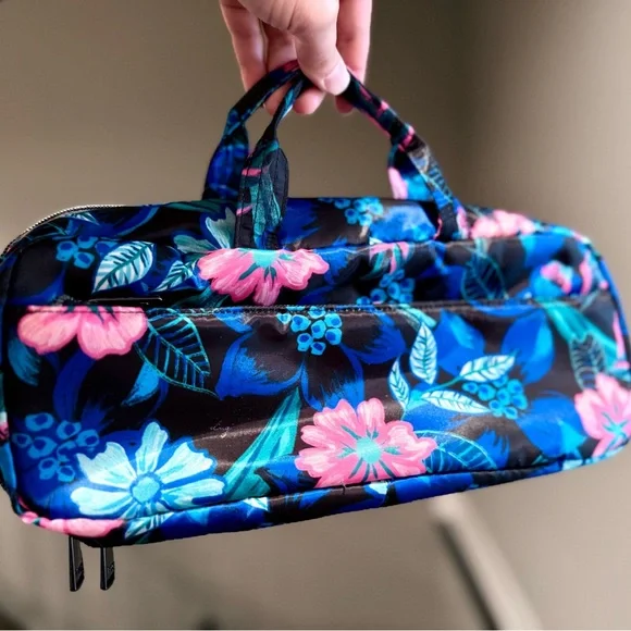 Lug Flatbed Slim Cosmetic Case in Resort Black - Picture 2 of 5